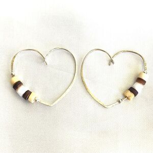 LG Beautiful Silver Heart Hoop 1 1/2” Dangle Earrings